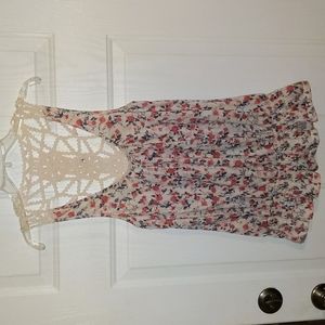 Ladies Love Scene Floral Sleeveless top with crocheted back detail Size …